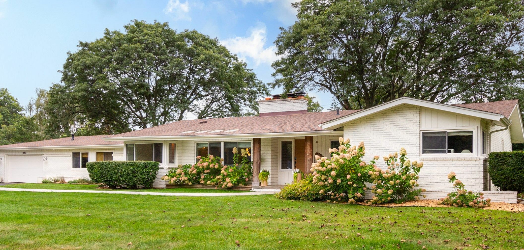 Property Photo:  36115 Castlemeadow Drive  MI 48335 3827 