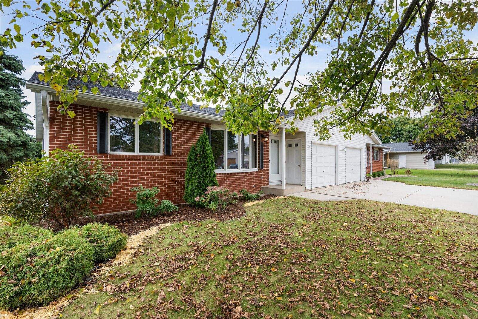 Property Photo:  218 W Willow Ave  WI 53013 