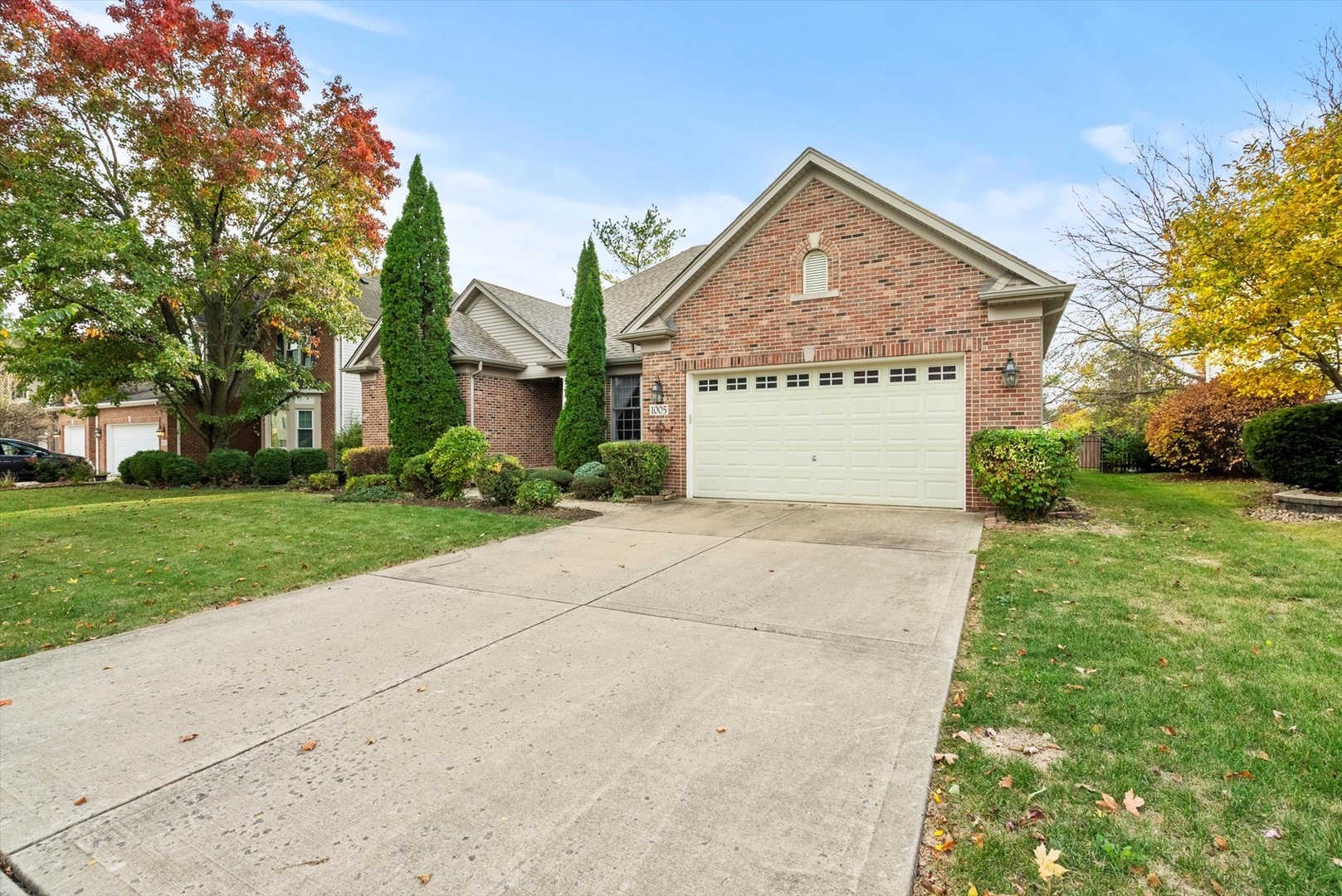 Property Photo:  1005 Callaway Drive W  IL 60404 