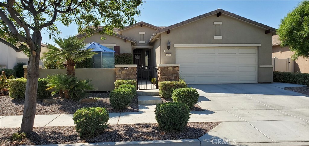 Property Photo:  1507 Via Rojas  CA 92545 