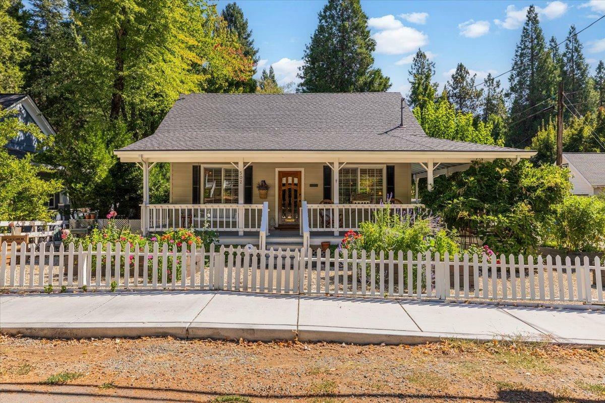 Property Photo:  502 Nevada Street  CA 95959 