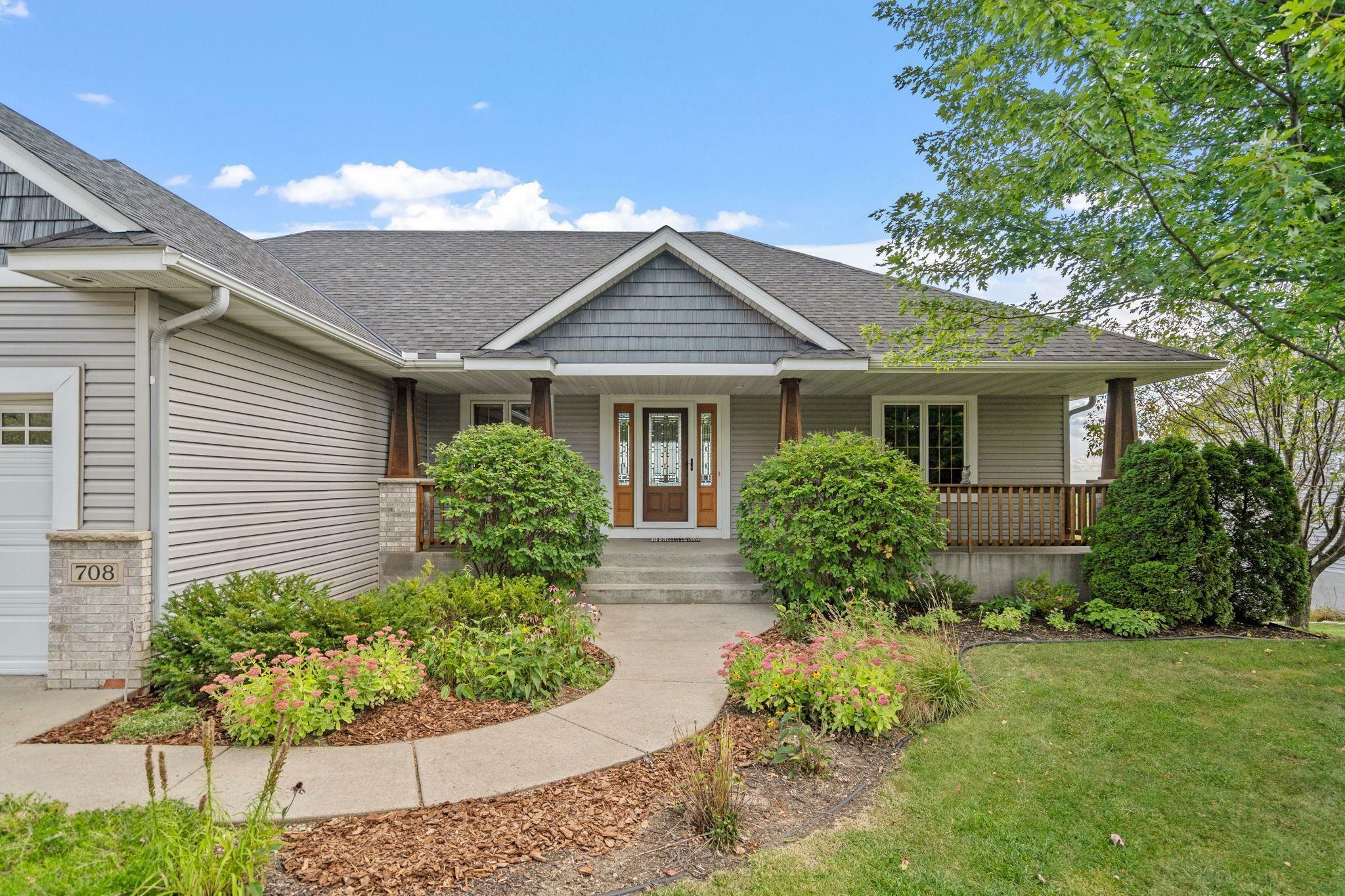 Property Photo:  708 Overlook Drive  MN 55313 