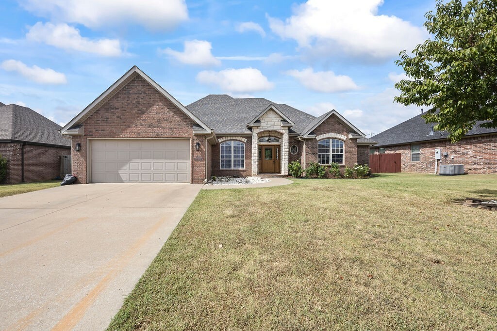 1055 Tarah Knolls Circle  Centerton AR 72719 photo