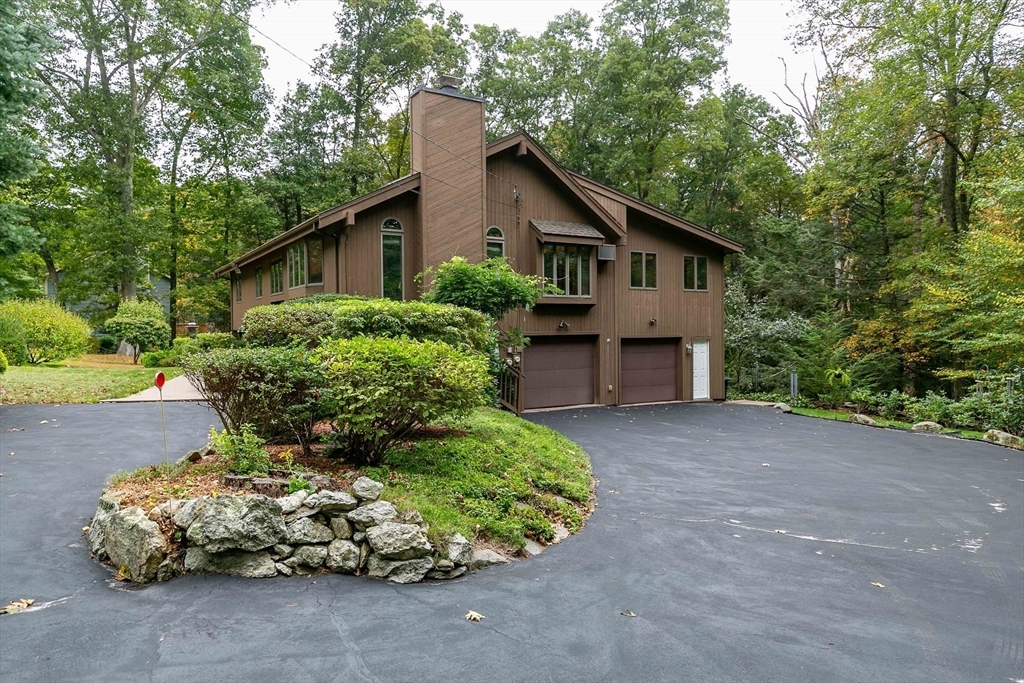 Property Photo:  101 Brentwood Dr  MA 01550 