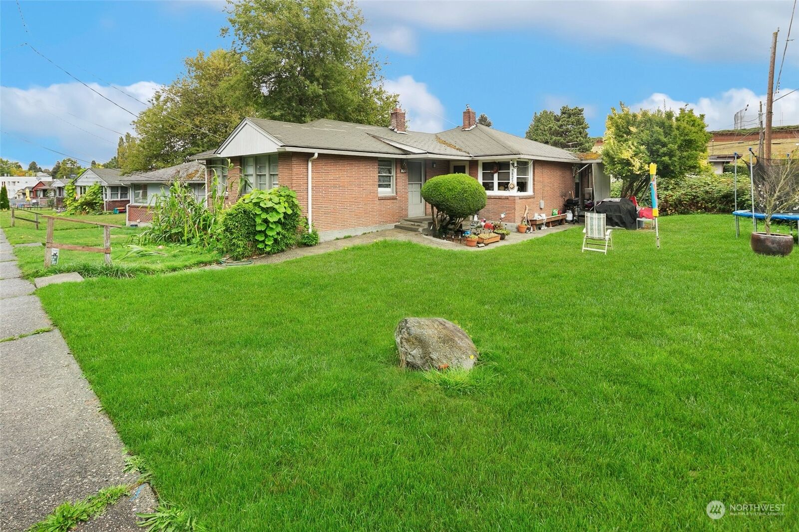 Property Photo:  3820  14th Avenue S  WA 98108 