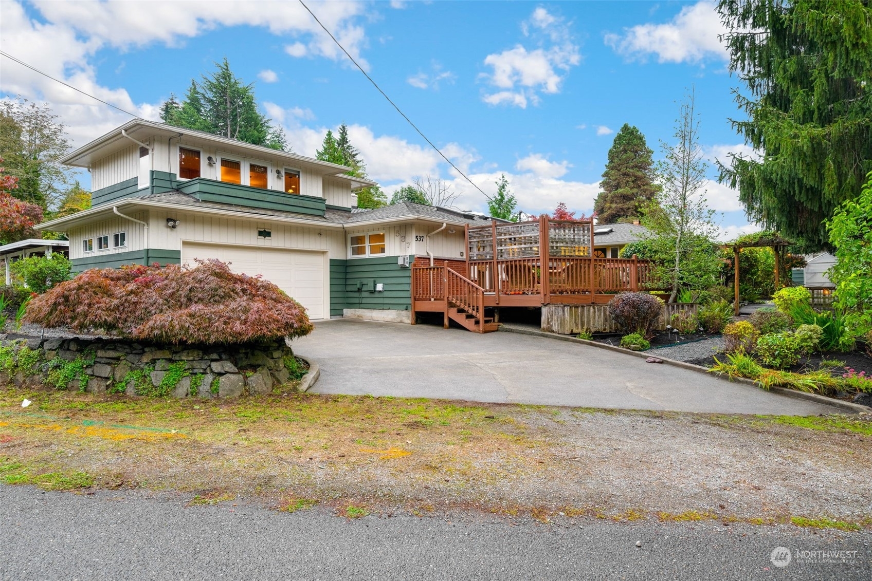 Property Photo:  537 Woodland Way  WA 98030 