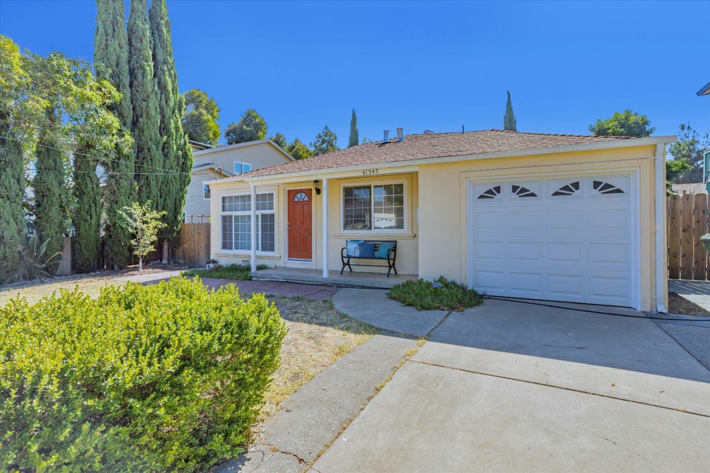 Property Photo:  41547 Beatrice Street  CA 94539 