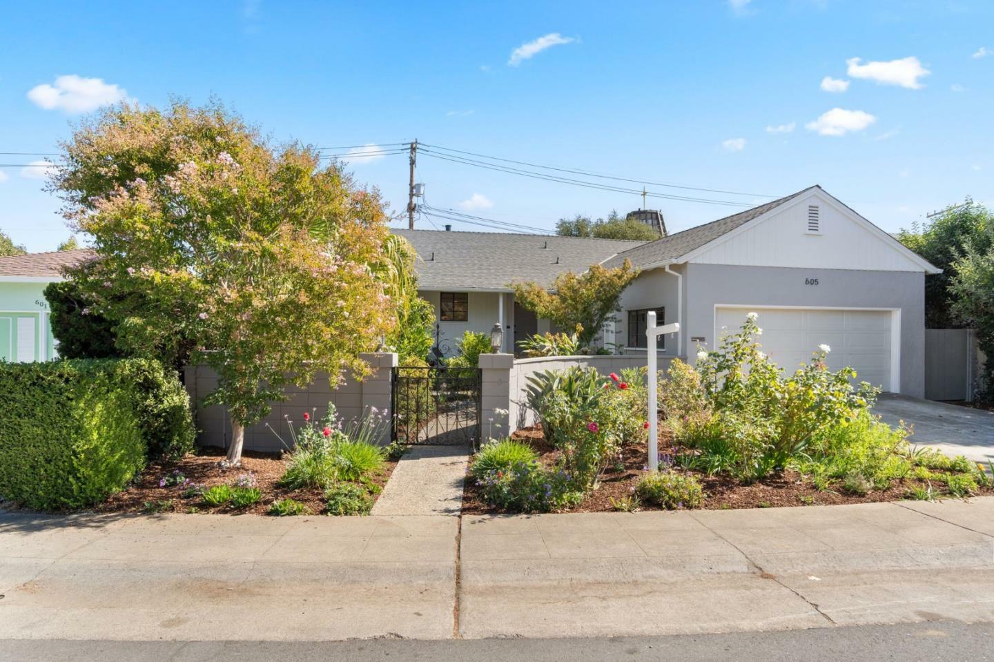 Property Photo:  605 Capistrano Way  CA 94402 