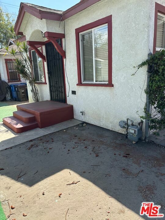 Property Photo:  1141 1/2 Exposition Blvd  CA 90007 