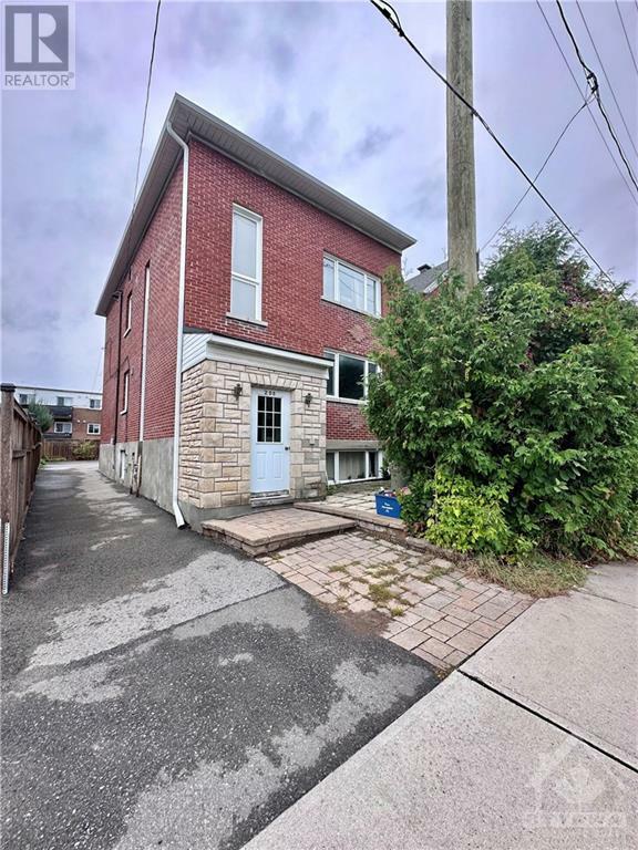 Property Photo:  208 Cambridge Street North  ON K1R 7A9 