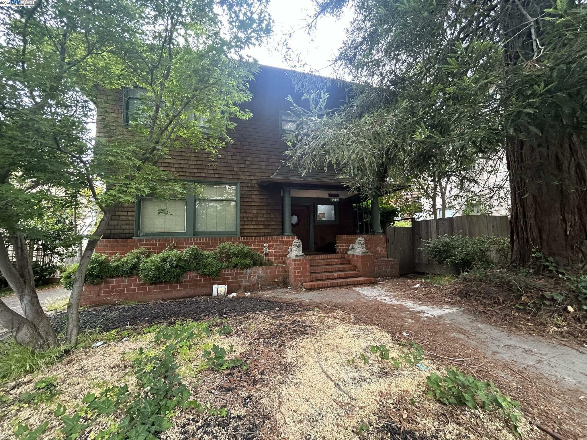 Property Photo:  2610 College Ave  CA 94704 