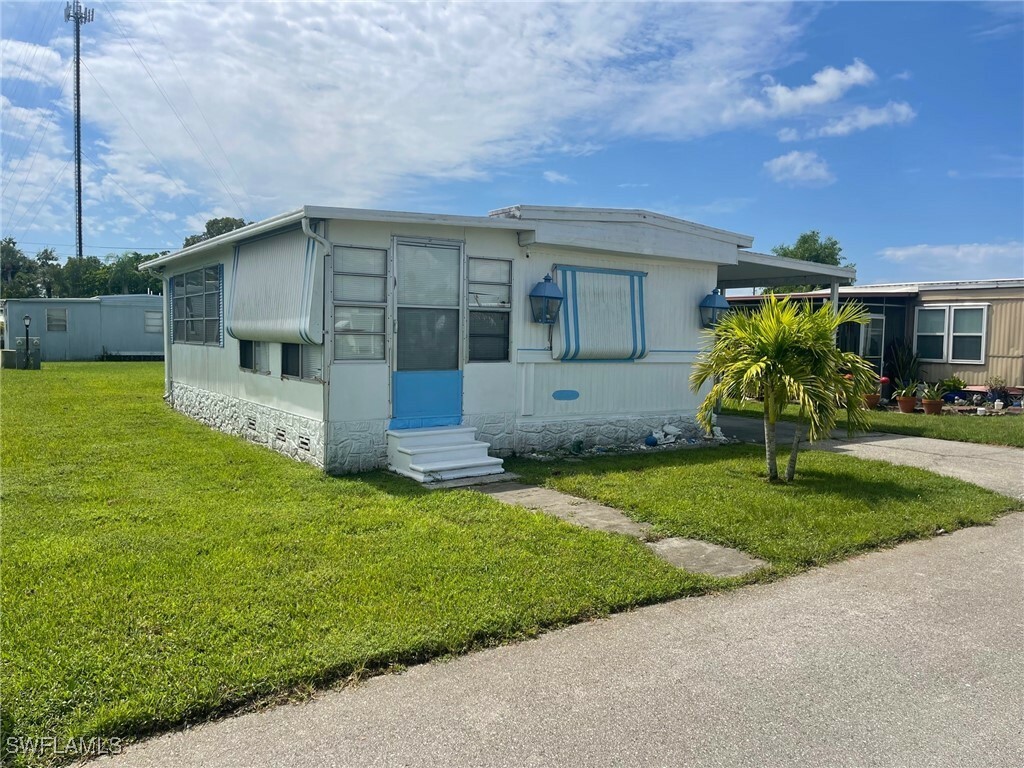 75 Hacienda Boulevard  Fort Myers FL 33905 photo