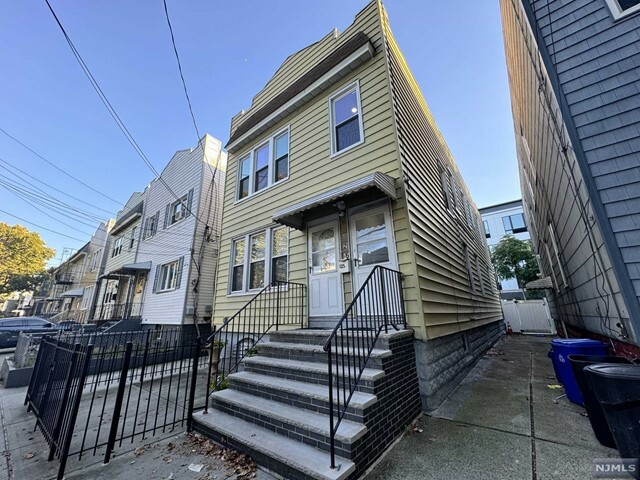 Property Photo:  125 Clarke Avenue 2  NJ 07304 