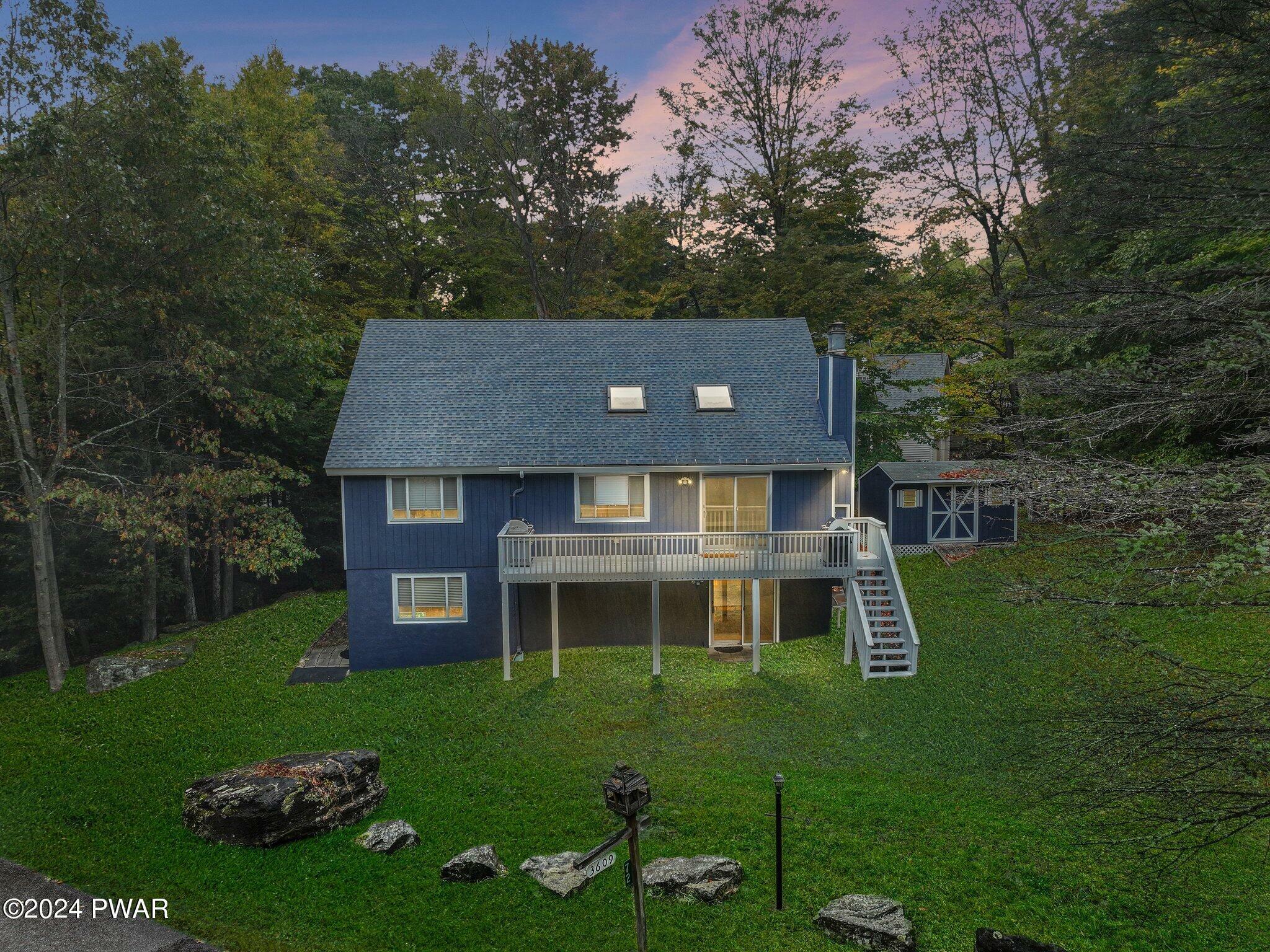 Property Photo:  72 Chestnuthill Drive  PA 18436 