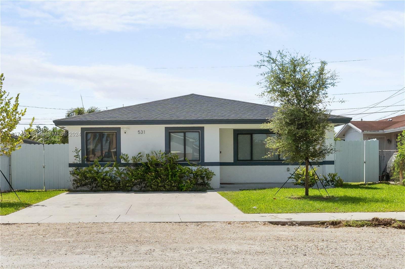 Property Photo:  531 NW 15th St  FL 33034 