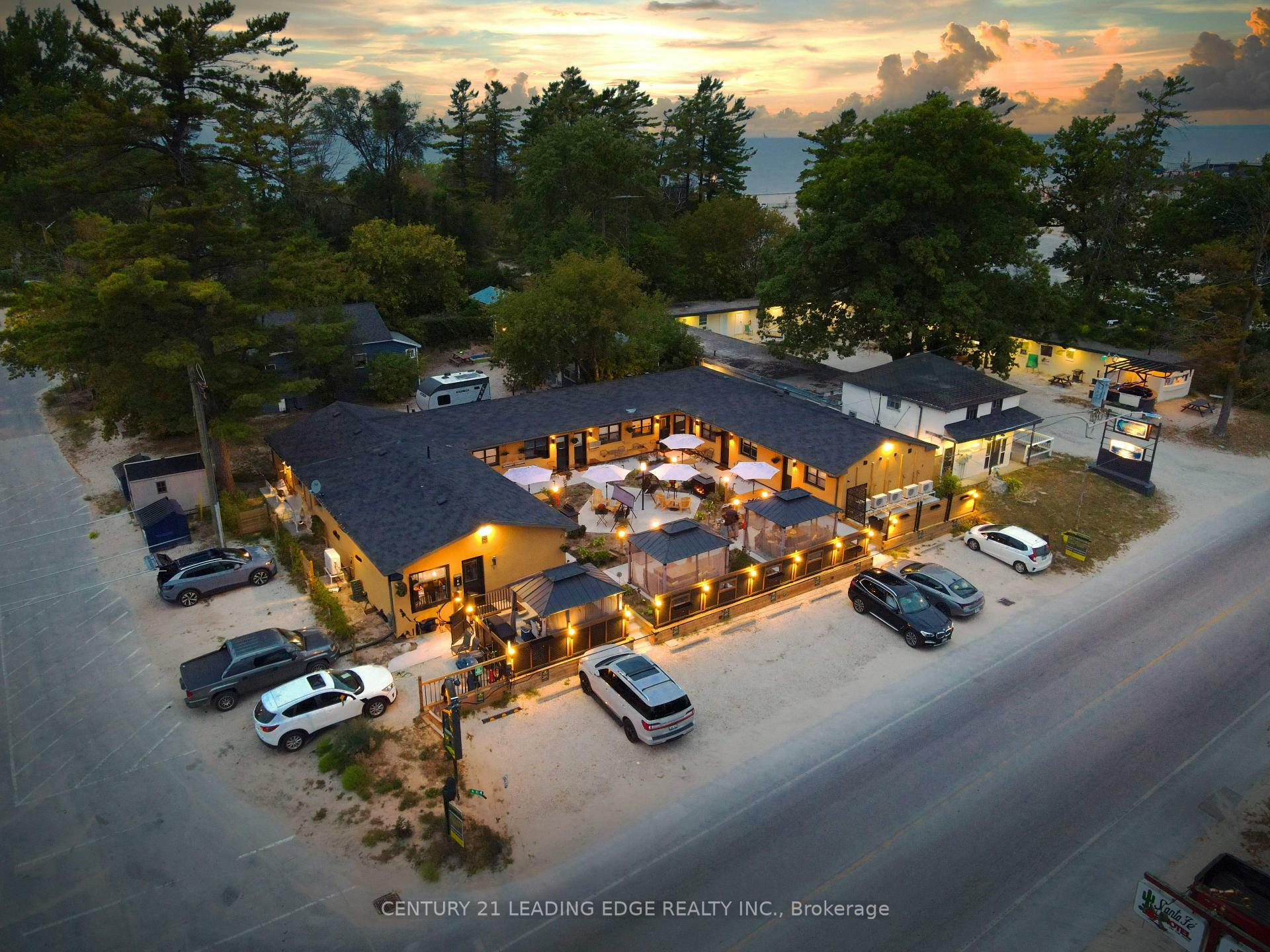 148 Mosley Street  Wasaga Beach ON L9Z 2K1 photo