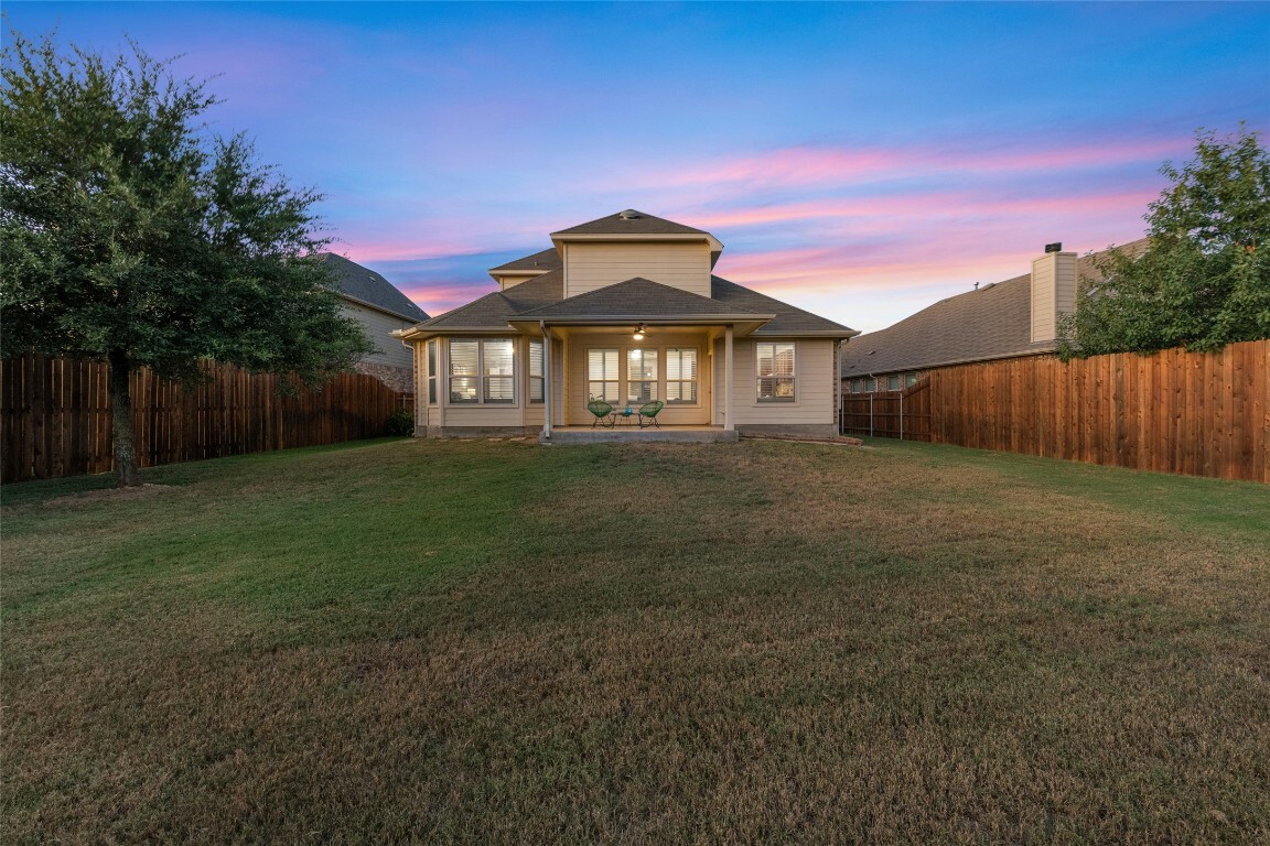 Property Photo:  196 Lost Ridge Way  TX 78610 