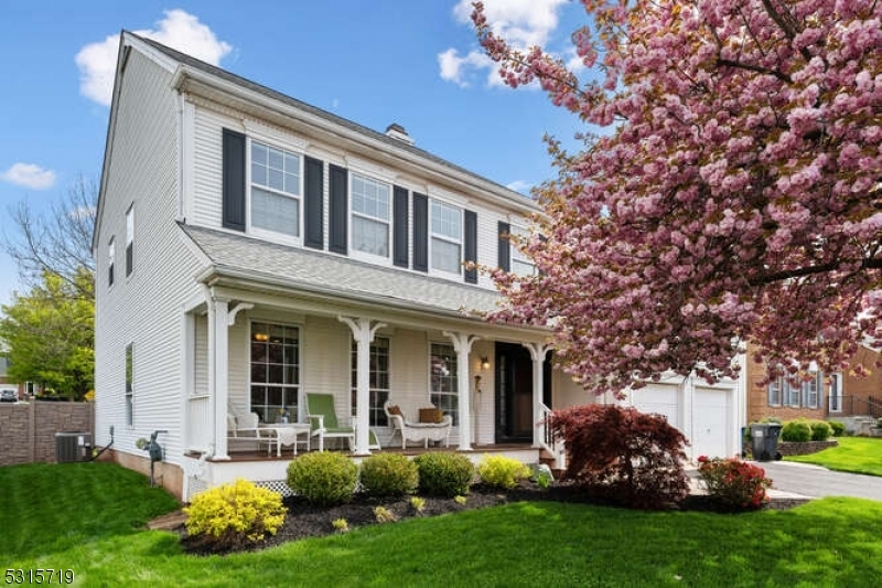 Property Photo:  5 Mulberry Ct  NJ 08876 