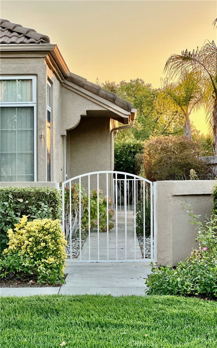 Property Photo: 23870 Corte Cajan CA 92562