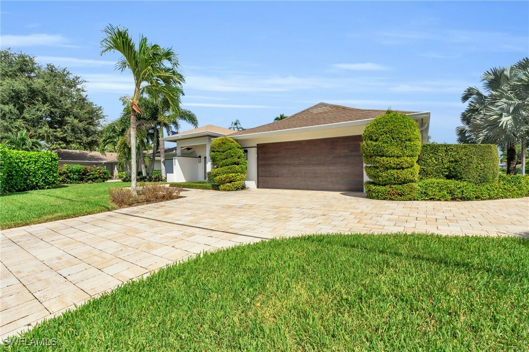 Property Photo:  5000 West Boulevard  FL 34103 