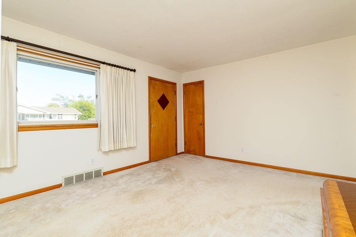 Property Photo:  2459 S Oak St  KS 67217-2931 