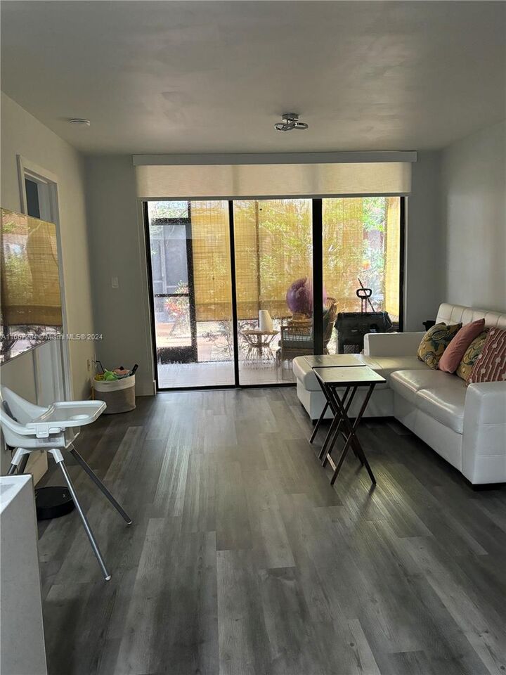 15539 Miami Lakeway N 109  Miami Lakes FL 33014 photo