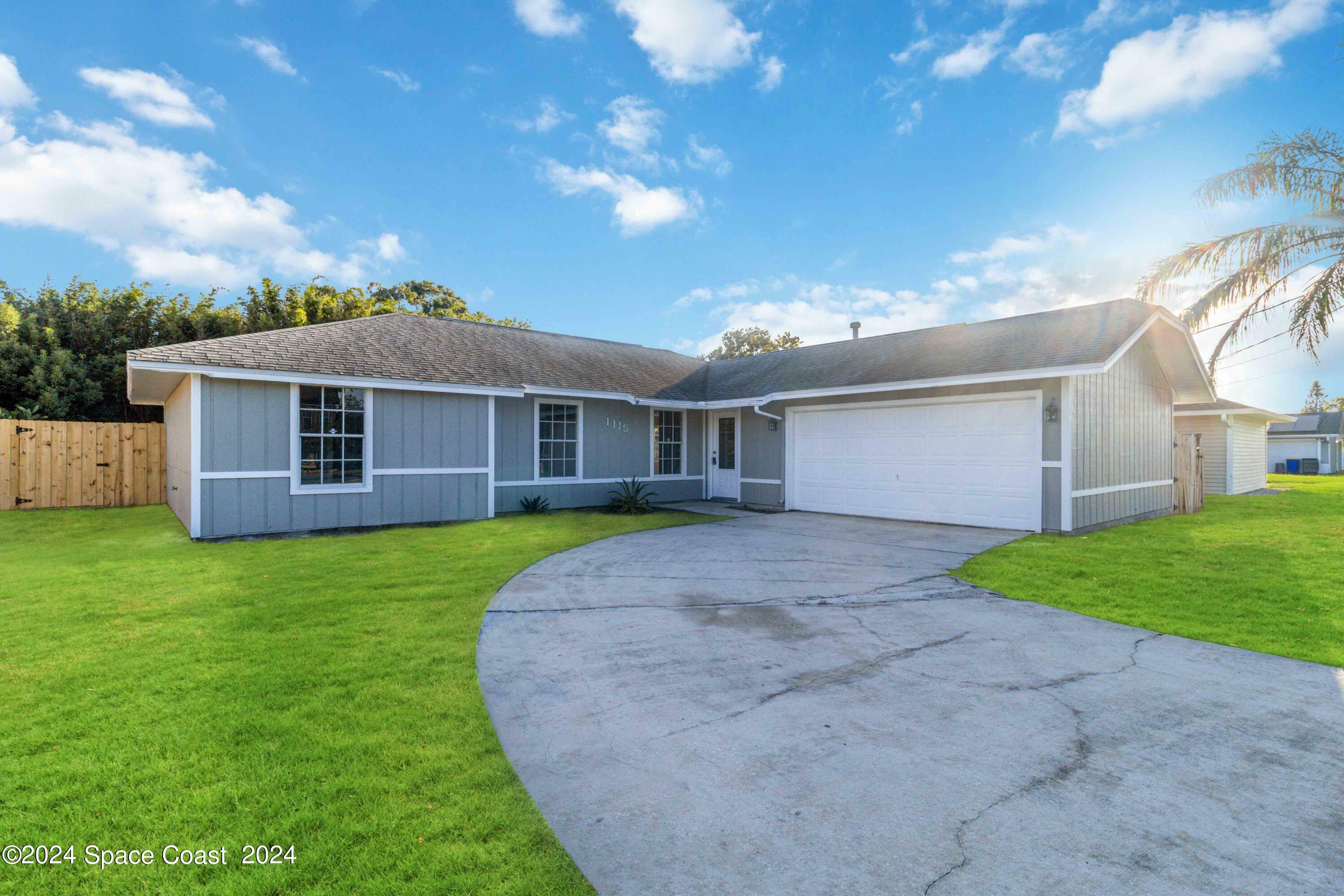 Property Photo:  1115 Woodsmere Parkway  FL 32955 