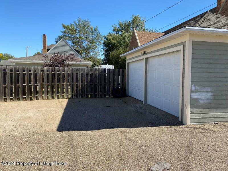 Property Photo:  421 1st Ave West  ND 58601 