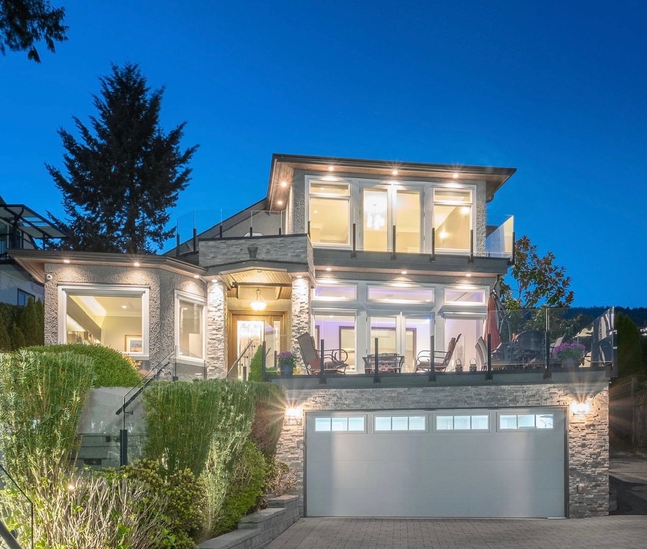Property Photo: 2567 Lawson Avenue BC V7V 2G1