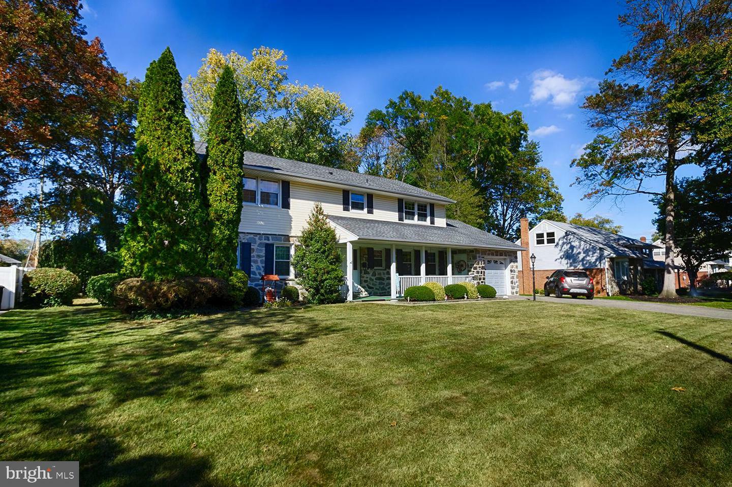 Property Photo:  2407 Laurel Drive  NJ 08077 