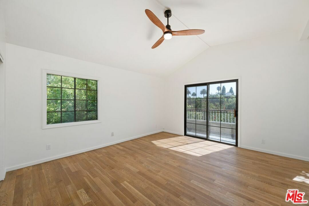 Property Photo:  456  W Lincoln Blvd  CA 90402 