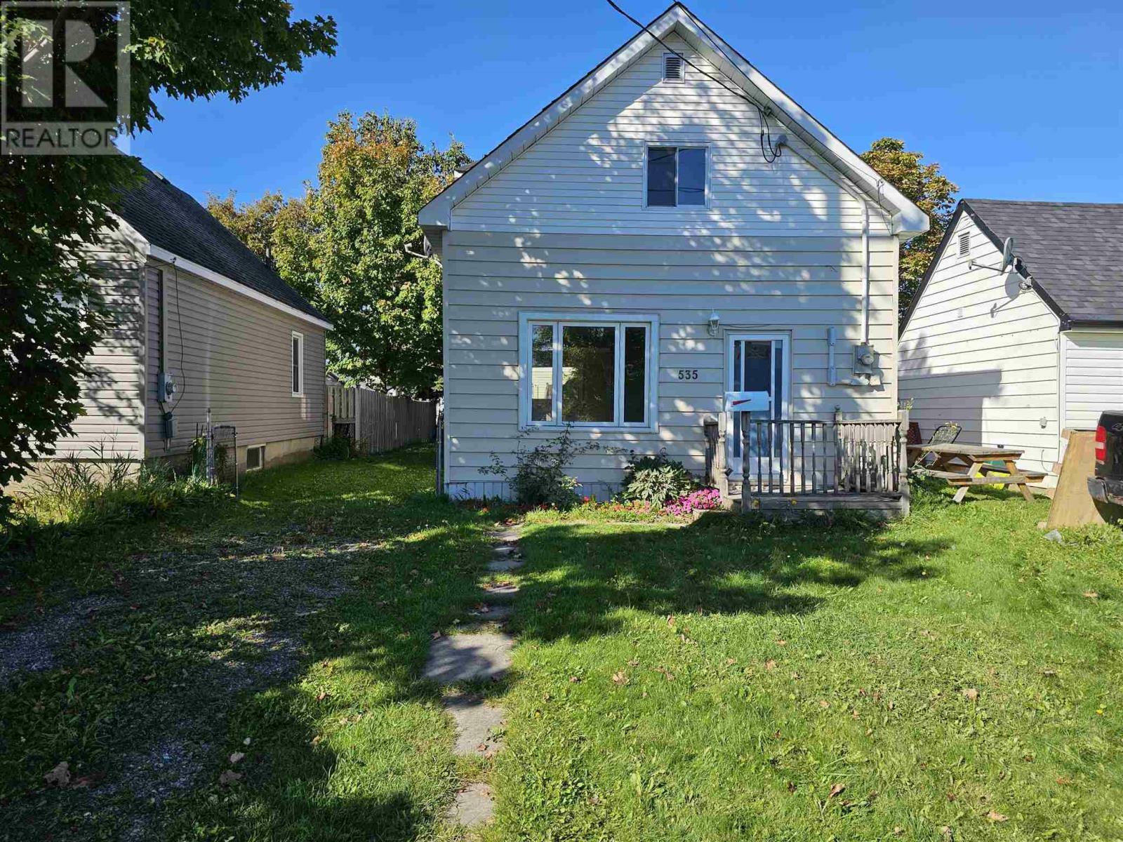 Property Photo:  535 Dundas St  ON P6C 3R7 