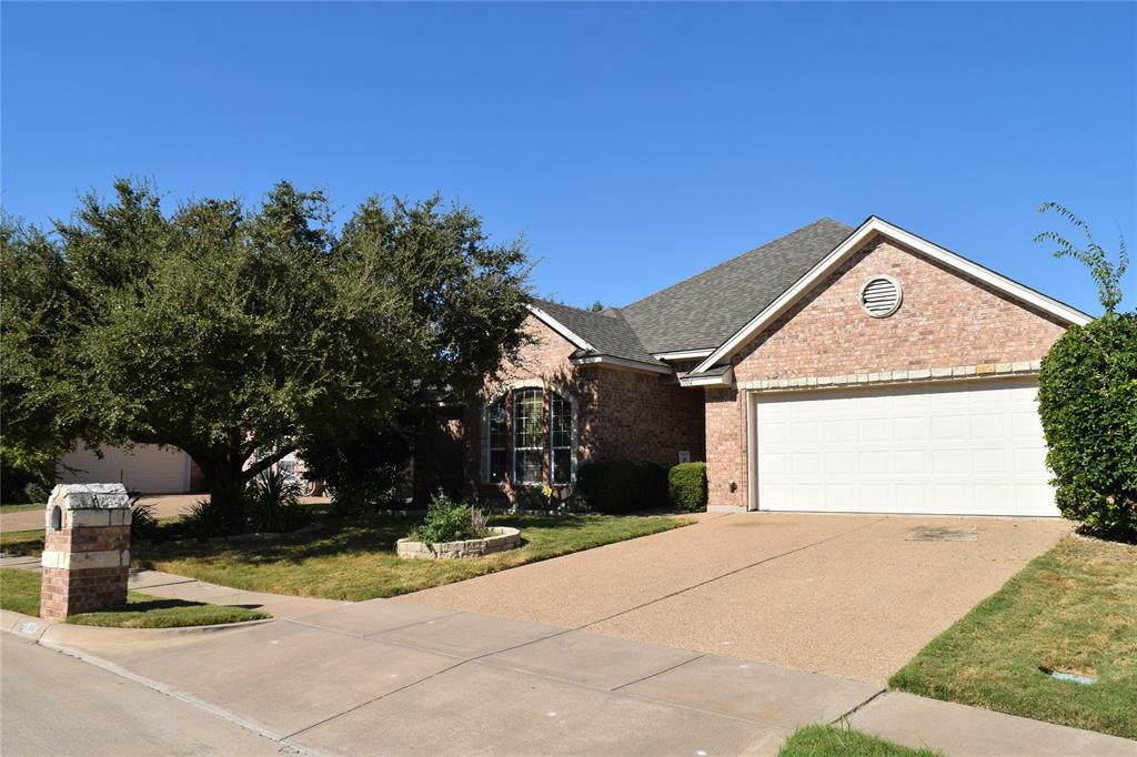 Property Photo:  1004 Greenbriar Court  TX 76179 