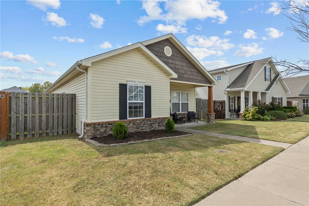 Property Photo:  4507 Sweetgum Lane  AR 72704 