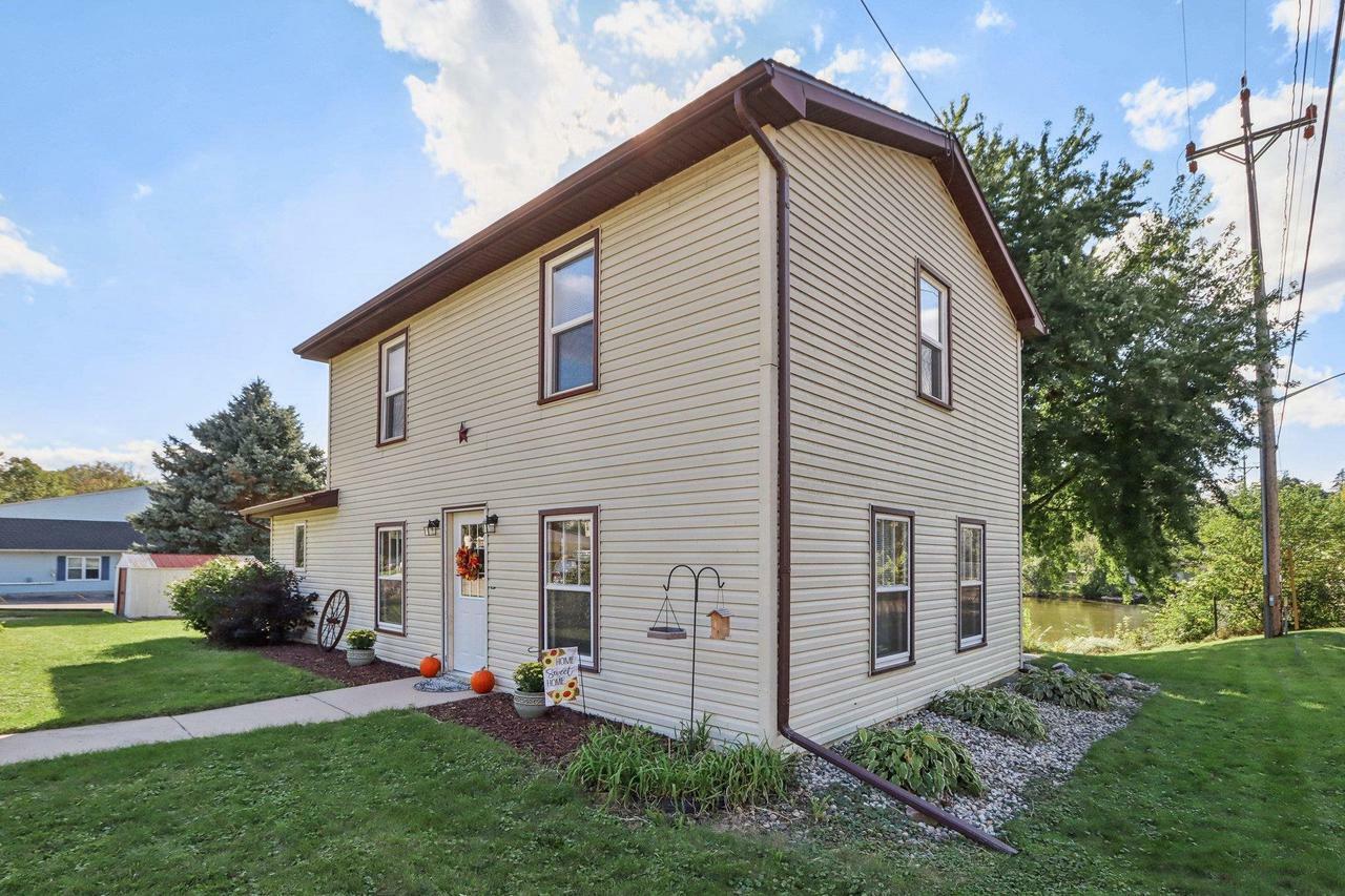 Property Photo:  225 Landing Avenue  WI 53549 