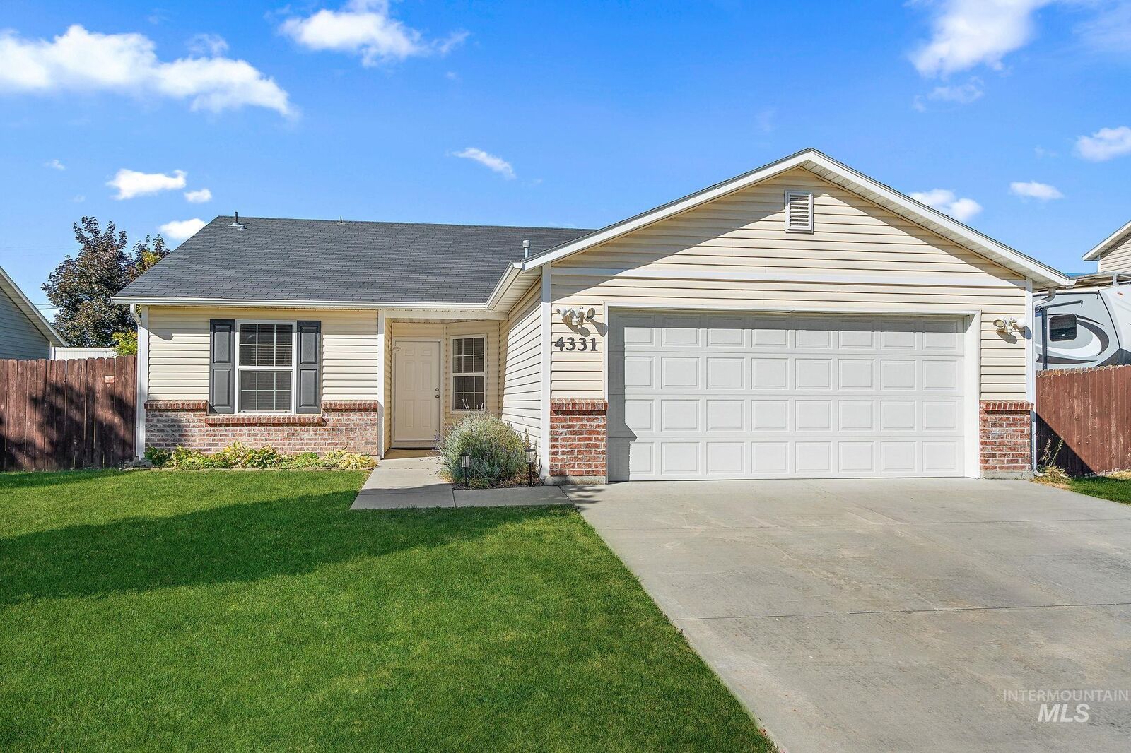 Property Photo: 4331 N Beaham Ave ID 83646