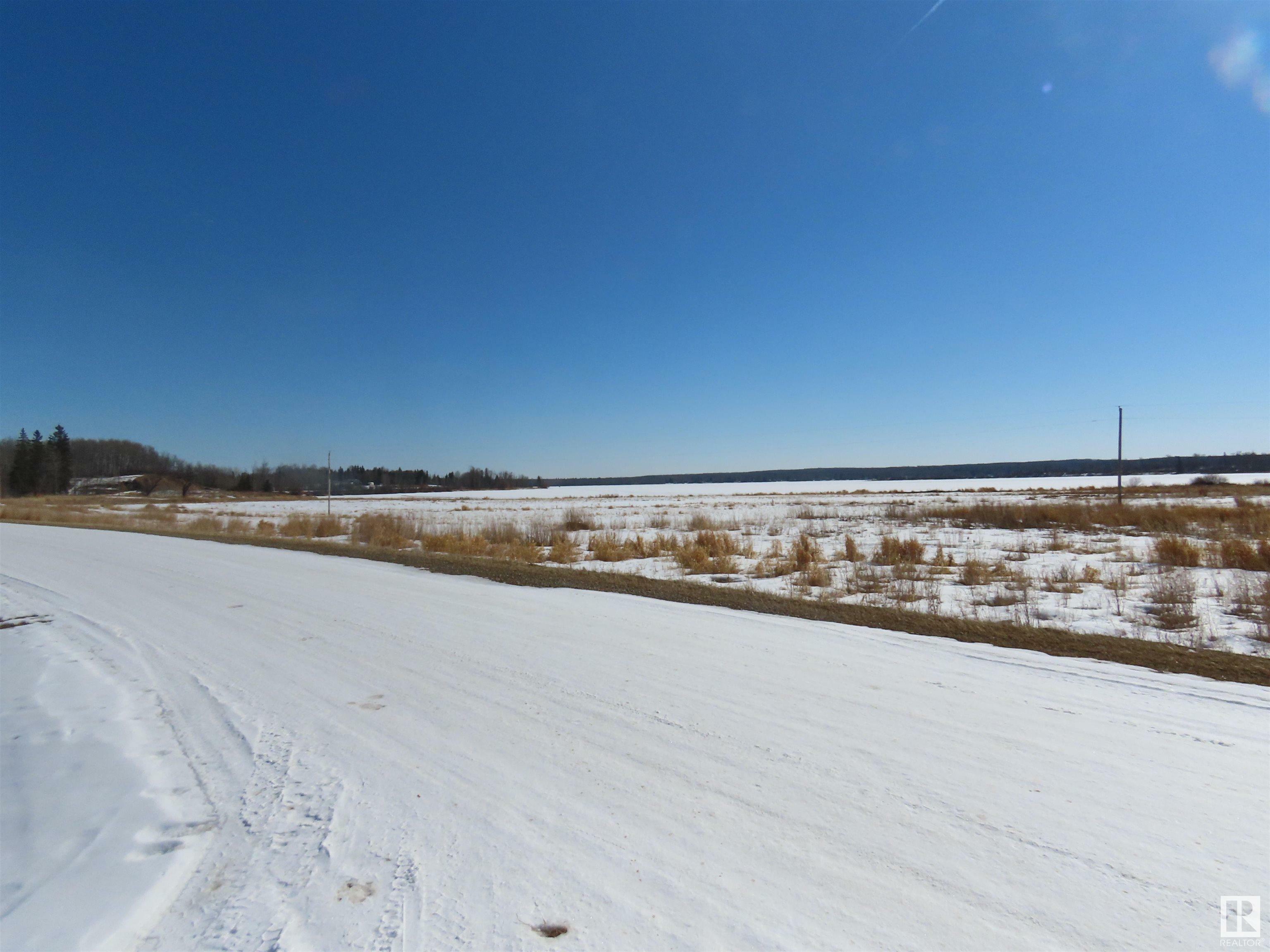 Photo de la propriété:  Highway 633 And Range Road 54  AB T0E 1H0 