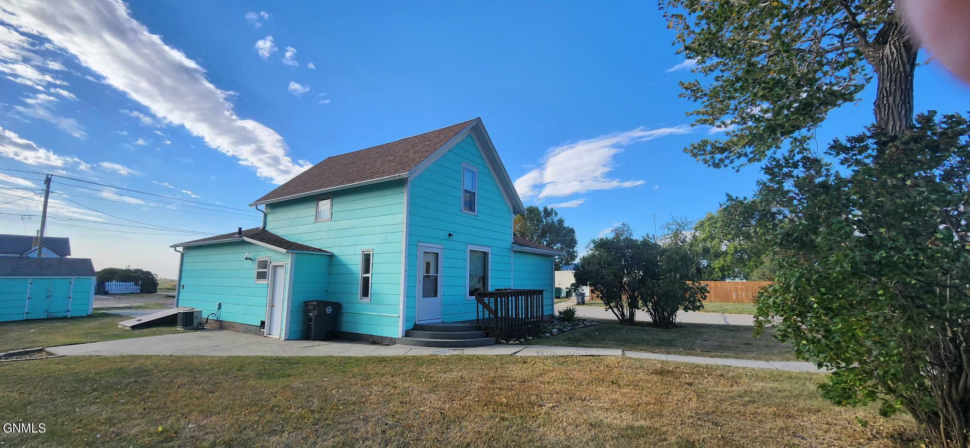 Property Photo:  411 McKinley Avenue  ND 58576 