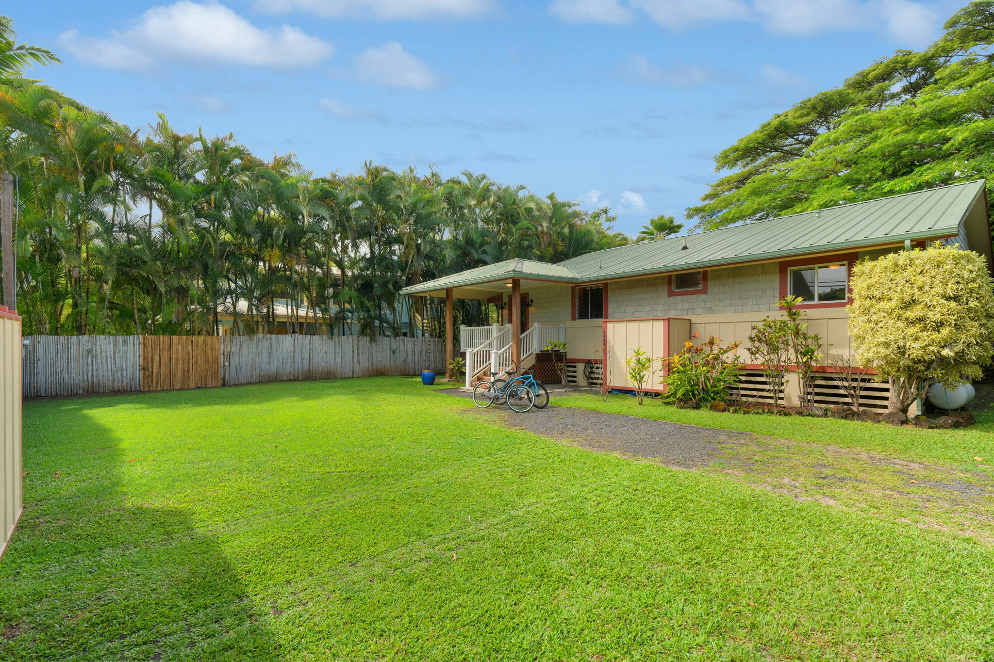 Property Photo:  4460 Aku Rd  HI 96722 