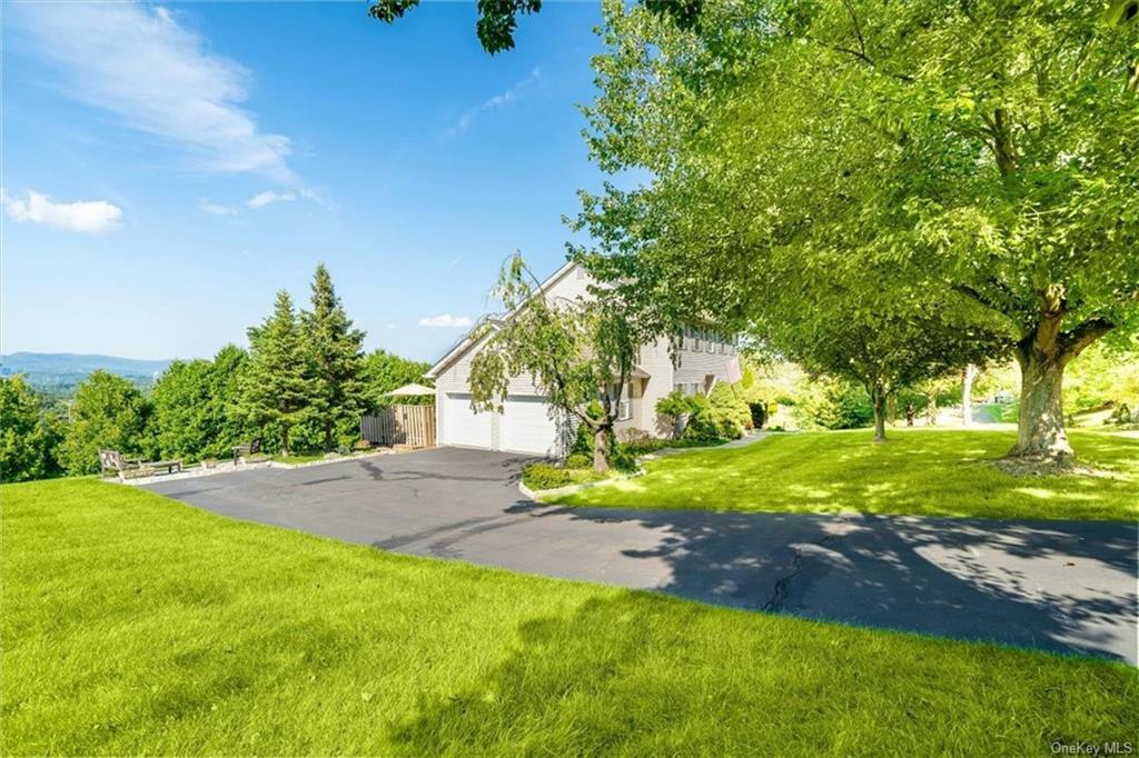 Property Photo:  6 Oldfield Court  NY 10923 