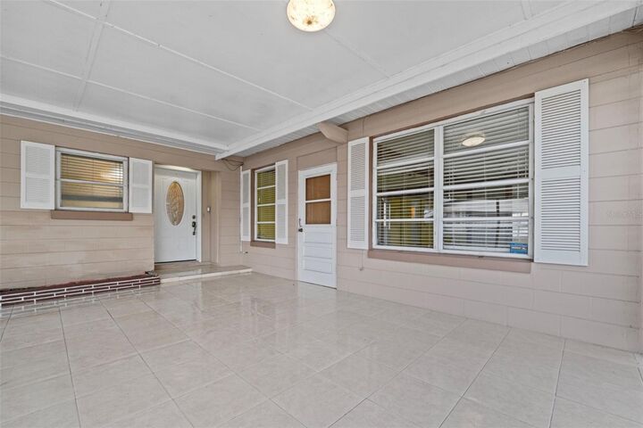 Property Photo: 912 Avenue T SE FL 33880