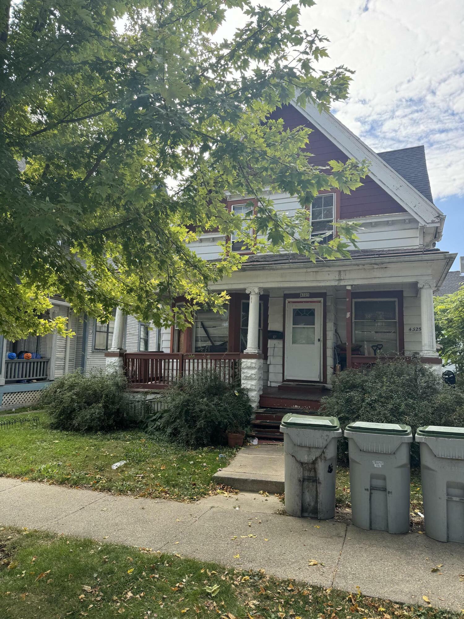 Property Photo:  4325 W Garfield Ave 4325A  WI 53208 