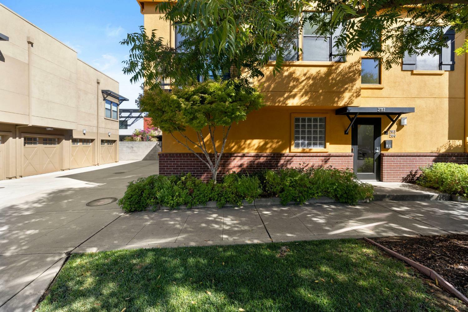 Property Photo:  2117 S Street 203  CA 95816 