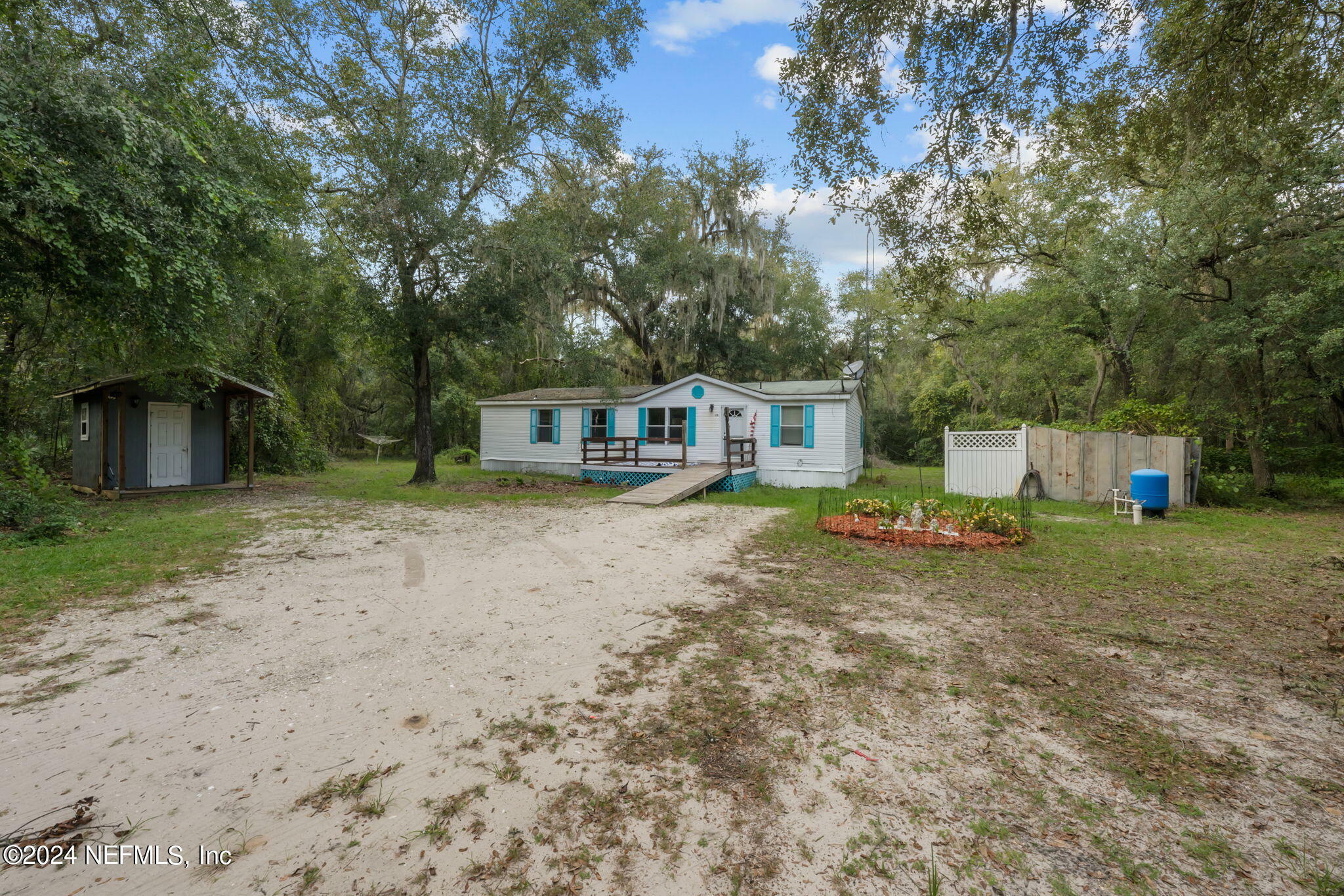 Property Photo:  5476 Leaning Oak Drive  FL 32666 