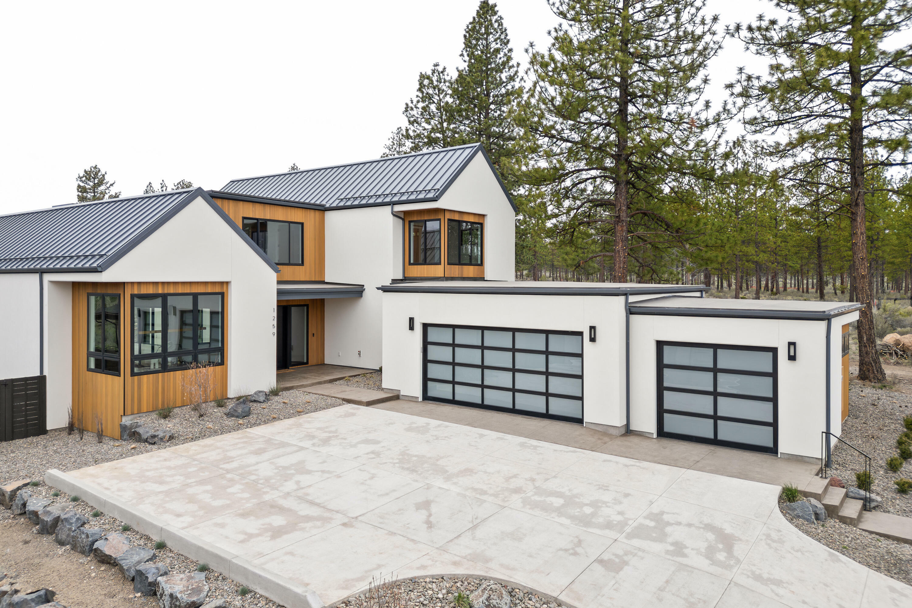 Property Photo: 1259 NW Stanhope Way Lot 252 OR 97703