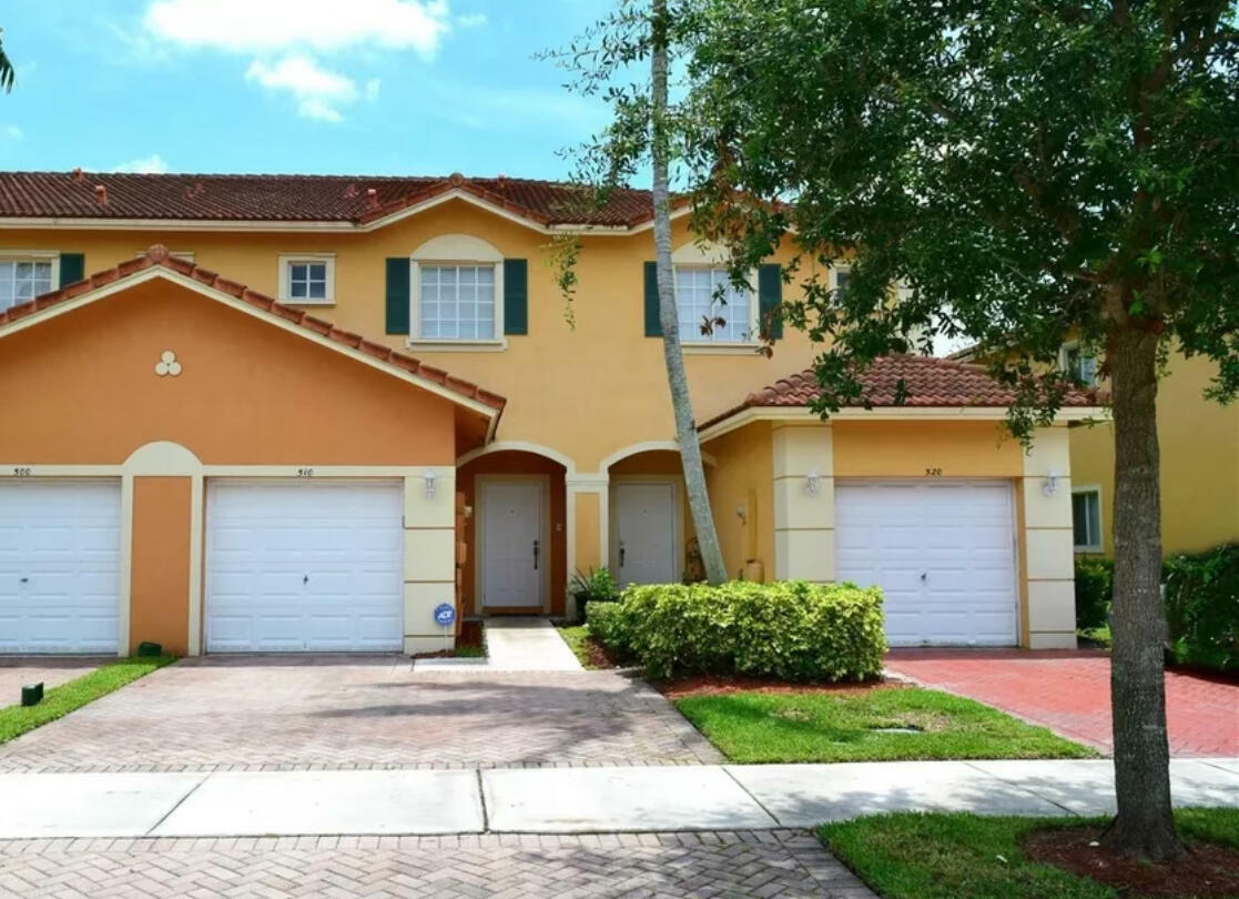 Property Photo:  510 St Tropez Lane  FL 33068 