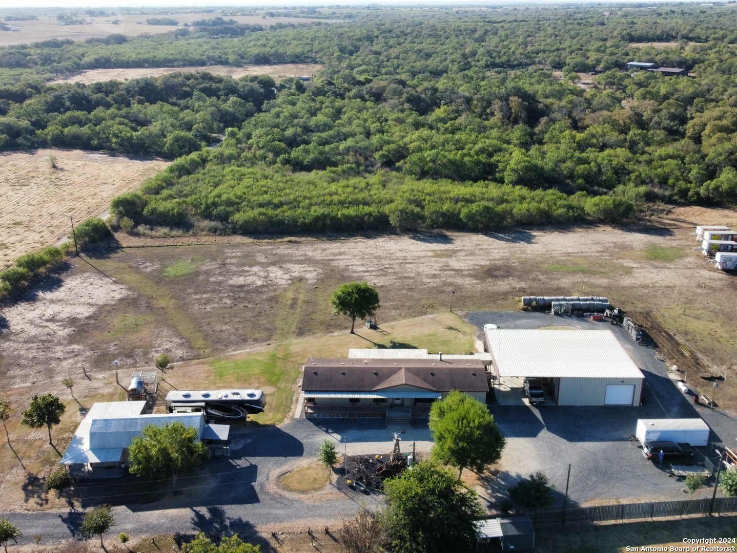 Property Photo: 719 Longhorn Trl TX 78155