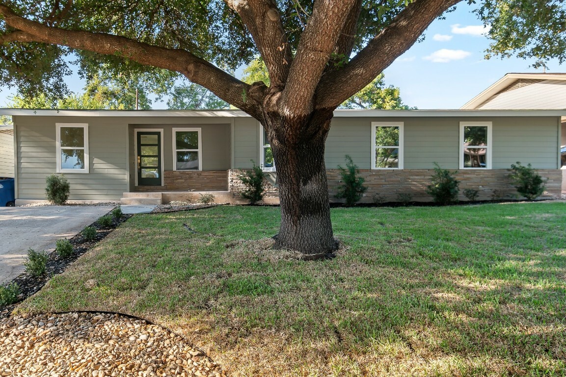 2506 Givens Avenue  Austin TX 78722 photo