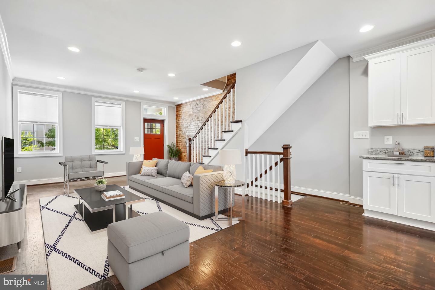 Property Photo:  904 10th Street NE  DC 20002 