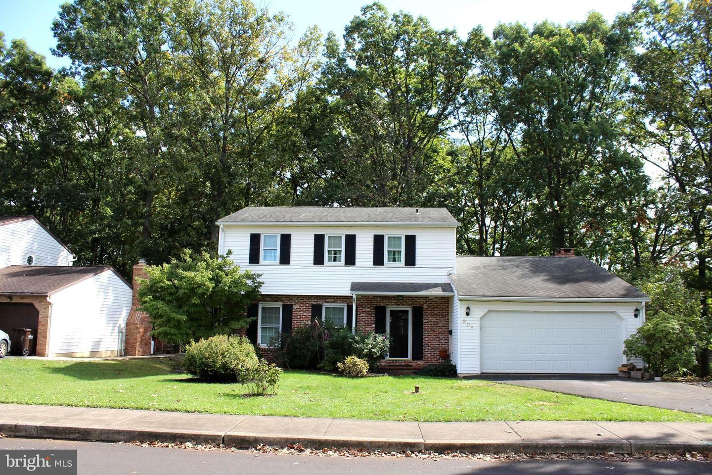 Property Photo:  208 Crestview Drive  PA 18969 